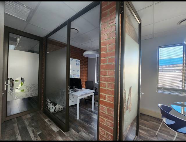 290M² OFFICE TO LET IN NOORDWYK